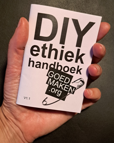 DIY Ethiek handboek van Astrid Poot in mijn hand