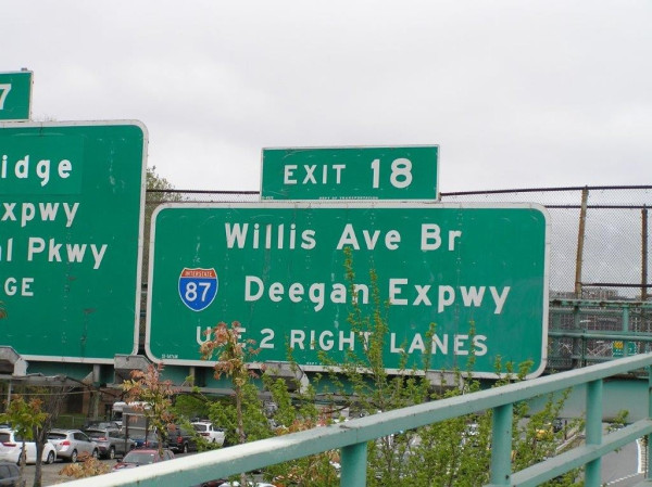 photograph of green NYC highway signs.  Exit 18  Willis Ave Br 
Deegan Expwy
Use 2 right lanes