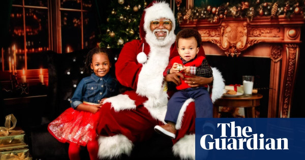 Chris Kennedy as Black Santa with 2 small black children