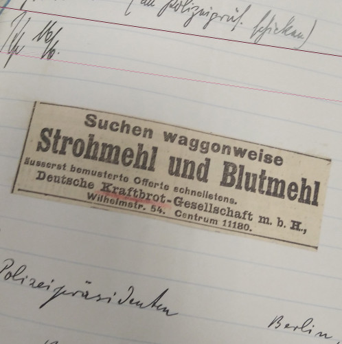 Suchinserat für Stroh- und Blutmehl aus dem Berliner Tageblatt vom 11. Juni 1916 (BArch R86-2210). Foto: Nina Régis, Lizenz CC BY-SA 4.0.