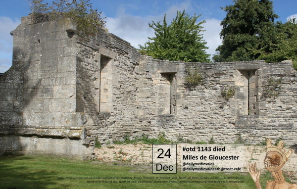 The picture shows the ruin of a wall.
