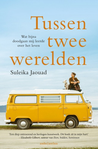 De cover van het boek Tussen twee werelden van Suleika Jaouad. 
